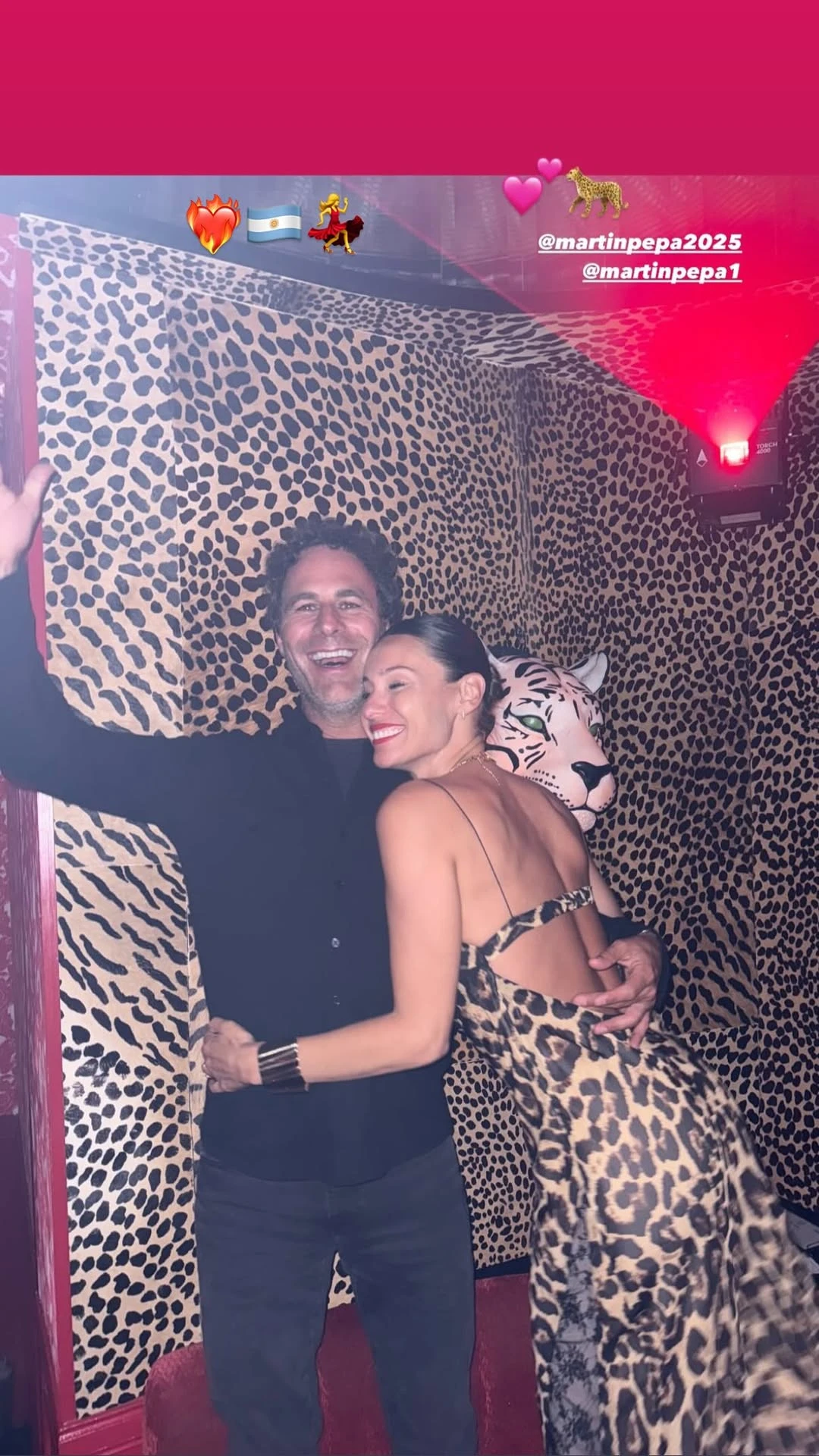Pampita eligió un look "fierce" para salir de fiesta con Martín Pepa